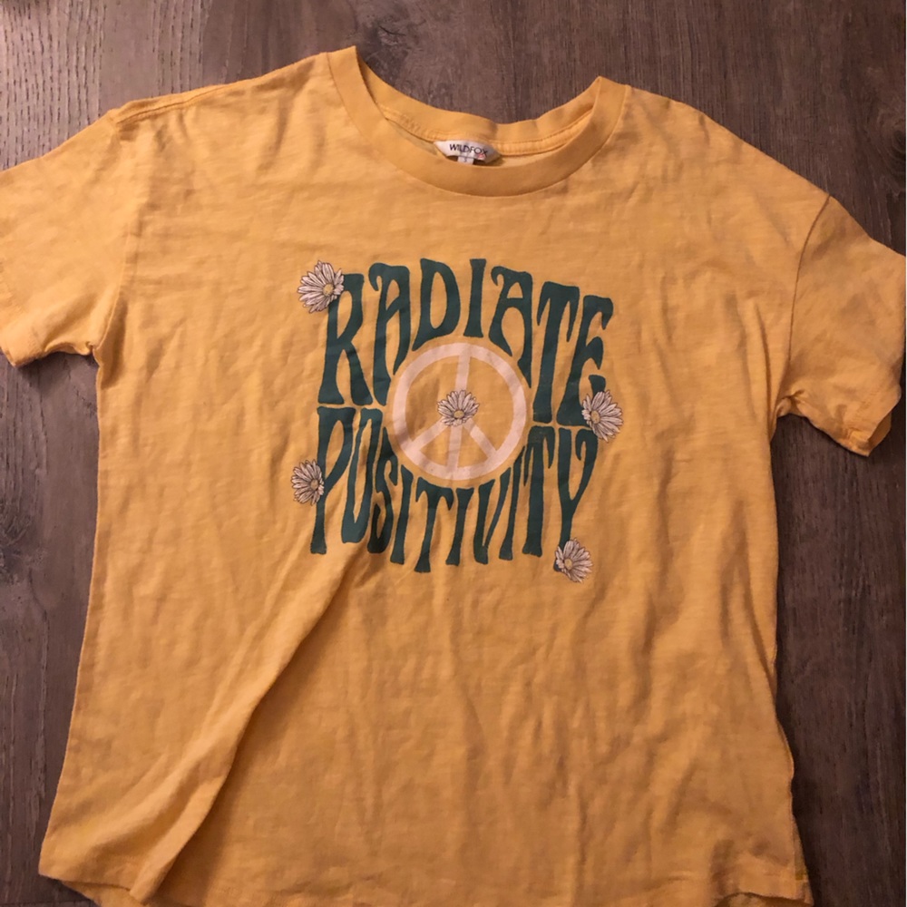 Wildfox 👄 radiate positivity shirt - Picture 2 of 5